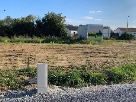 vente terrain à challans (85300) : à vendre / challans