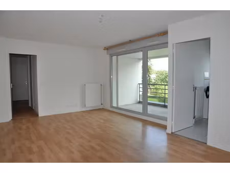 location appartement 3 pièces à romillé (35850) : à louer 3 pièces / 66m² romillé