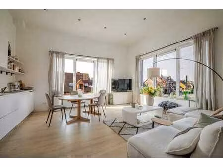 gerenoveerde woning met handelsfunctie te koop in zwijnaarde