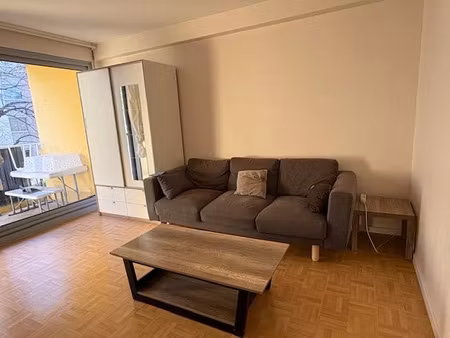 location meublée appartement 4 pièces 88 m² à villeurbanne (69100)  1 604 €