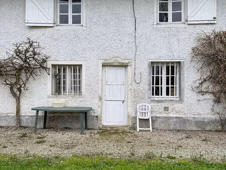 maison faramans 90m2  terrain et parking  à 8 minutes de meximieux 