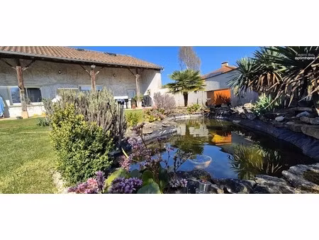 maison rénovée avec charme et volumes – vie de village et confort moderne