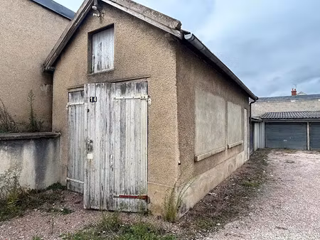 location parking 22 m² à auxerre (89000)  92 €