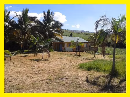 location villa 4 pièces 83 m² à le piton saint leu (97424)  1 795 €