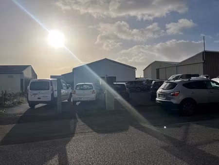 location locaux professionnels 180 m² à lannilis (29870)  1 000 €