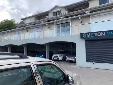 location locaux professionnels 0 pièces 16 m² à saint-martin (97150)  600 €