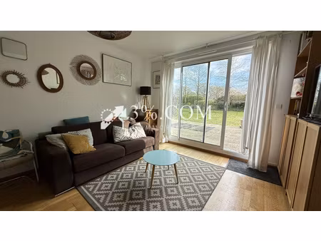 appartement t2 avec terrasse et jardin.