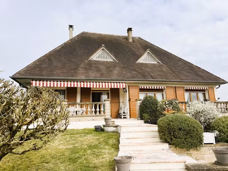belle maison familiale de plain-pied a la campagne