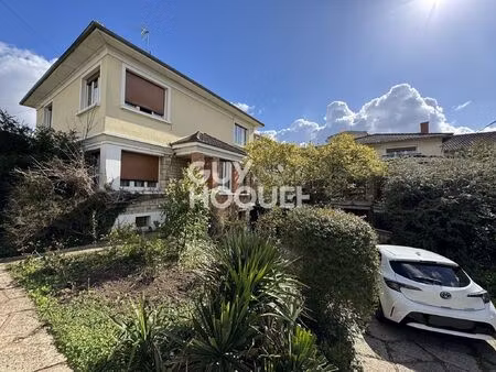 maison à vendre de 5 pièces de 688 00 m²