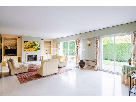 maison de caractère de 230 m² sur terrain de 952 m² ? la celle-saint-cloud