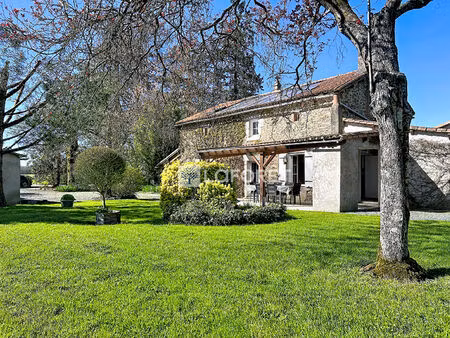 maison moncoutant sur sevre 6 pièce(s) 157 m2