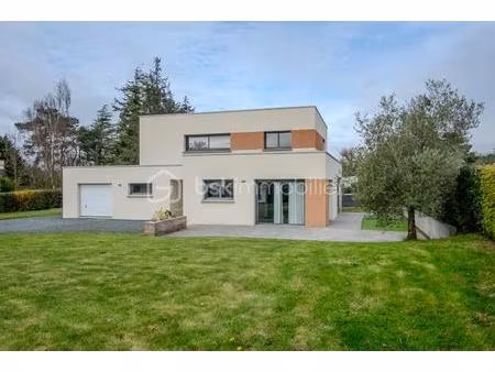 maison contemporaine de 152 m² à ploumagoar