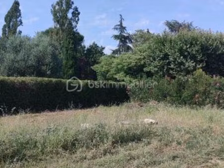 vends terrain constructible et viabilise de 568 m2