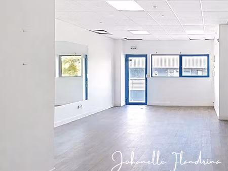 local professionnel à louer petit bourg 1 pièce(s) 41m2 1 000€/mois ht/hc