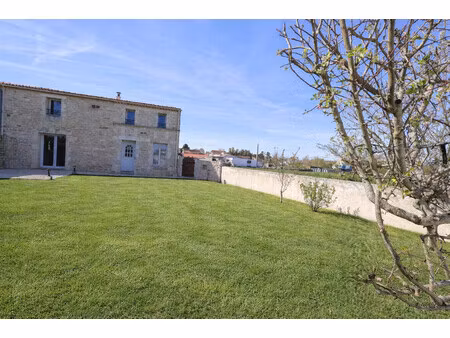 maison charentaise rénovée de 152 m² située à chaillevette