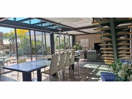 maison avec piscine et jardin villeneuve-les-avignon (30)