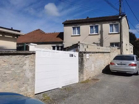 maison de village de 120 m² à esches