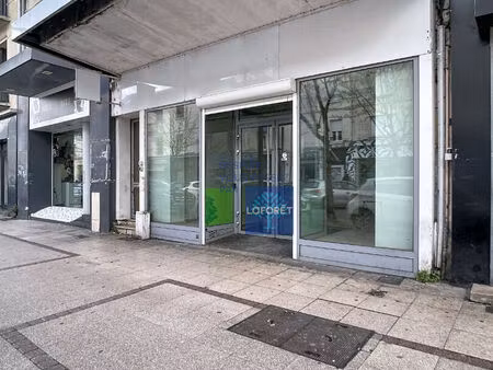 local commercial creil 50.04 m2