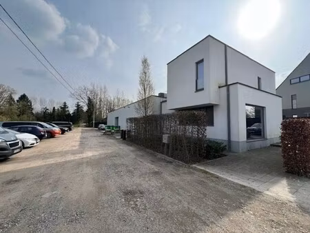 commercieel te huur in lubbeek