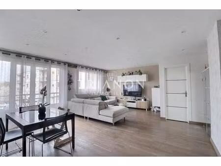 coup de cœur au port-marly : calme  verdure et luminosité