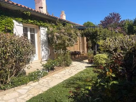 havre de paix : grande maison familiale et son magnifique jardin