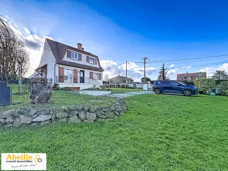 maison traditionnelle de 140m2  4 chambres  sous-sol total 