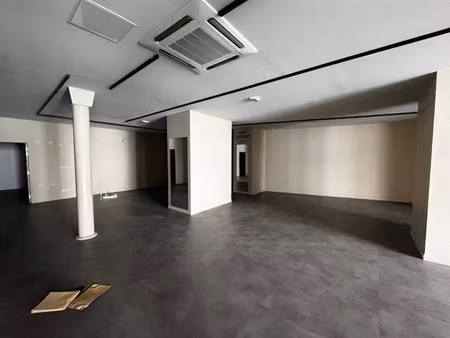 location commerce poitiers 585 m²