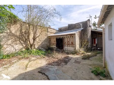 vente maison 7 pièces 179 m² à pons (17800)  106 880 €