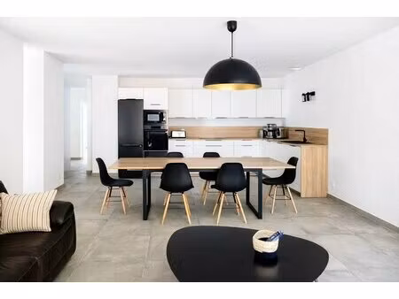 l’île-rousse  élégant t4 récent avec vaste extérieur privatif  2 box attenants et grand ce