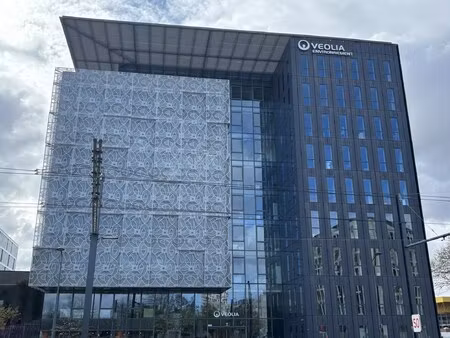 location local professionnel 2 181m²