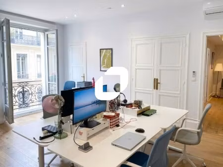 location local professionnel 106m² lyon 1er