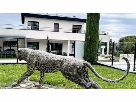 maison d'exception aux portes de lyon - propriété