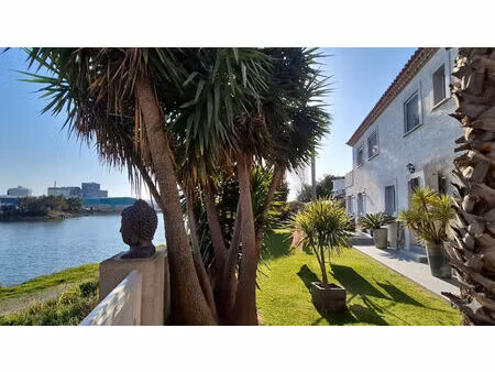 vente villa 9 pièces  257.00m²  frontignan