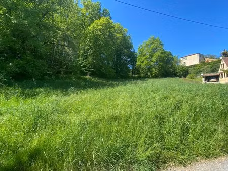 beau terrain à bâtir à vendre avec vue sur un petit étang