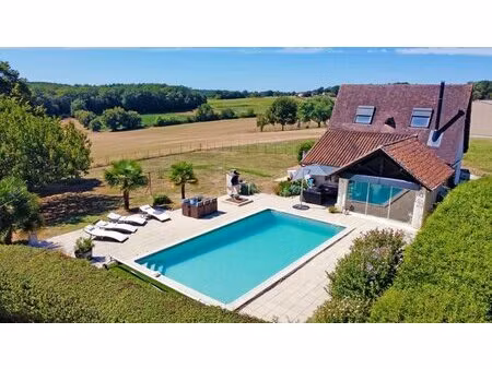 maison rénovée avec piscine & vue