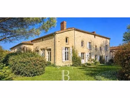 maison avec jardin la châtaigneraie (85)