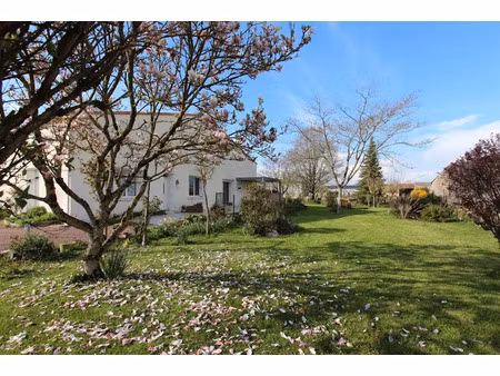 vente maison 5 pièces 138 m² à villiers-en-plaine (79160)  238 500 €