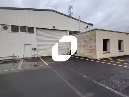 location local d’activités 1800m²