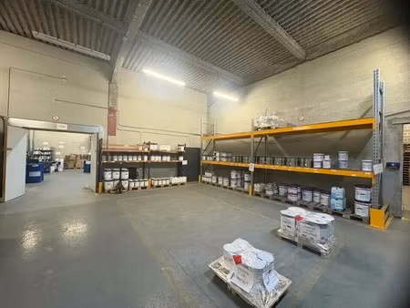 location local d'activités 544 m²