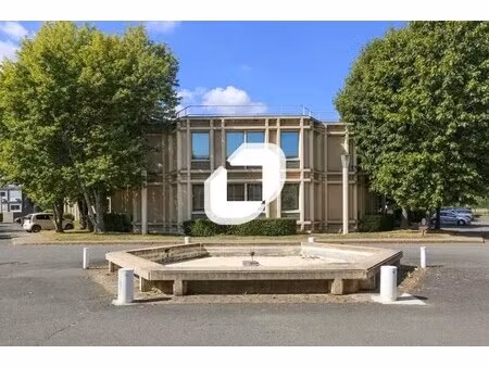 location bureaux 130 m² à 1 196 m²