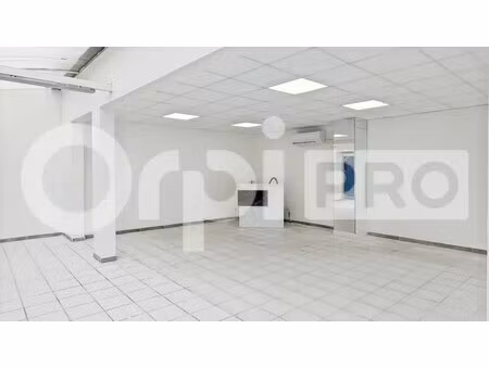 location commerce agde 34300 70m²