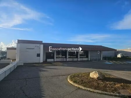 location commerce 520 m² à 1 040 m²