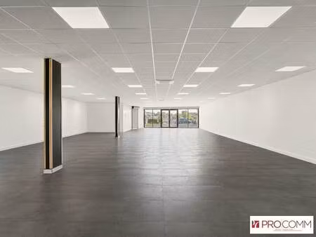 location commerce vedene 84270 250m²