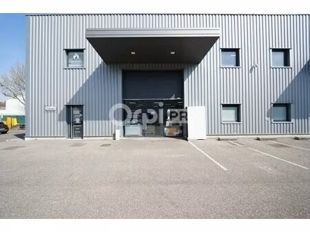location entrepôt saint priest 69800 356m²