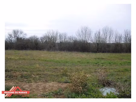 vente terrain à champdeniers-saint-denis (79220) : à vendre / champdeniers-saint-denis
