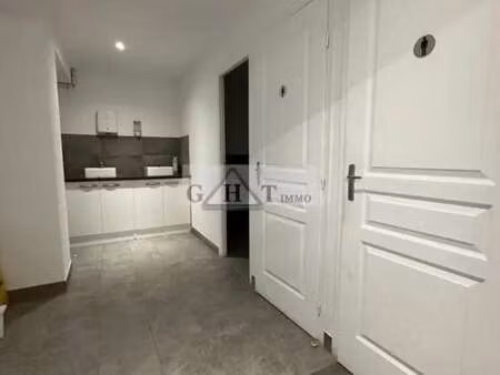 location entrepôt 1 850 m²