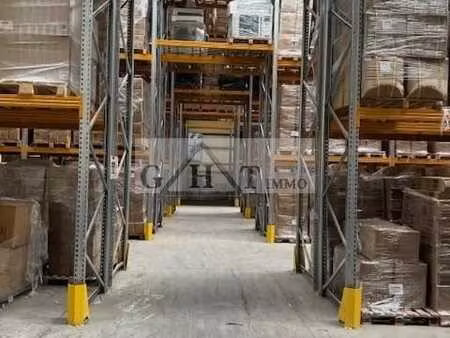 location entrepôt 8 600 m²