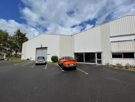 location entrepôt 330 m²