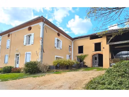 vente maison 4 pièces 150 m² à castelnau-de-montmiral (81140)  398 000 €