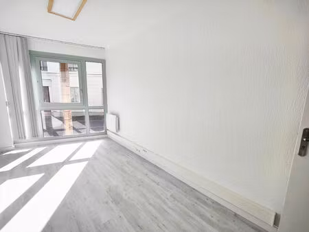 location bureaux 3 pièces  64.50m²  melun